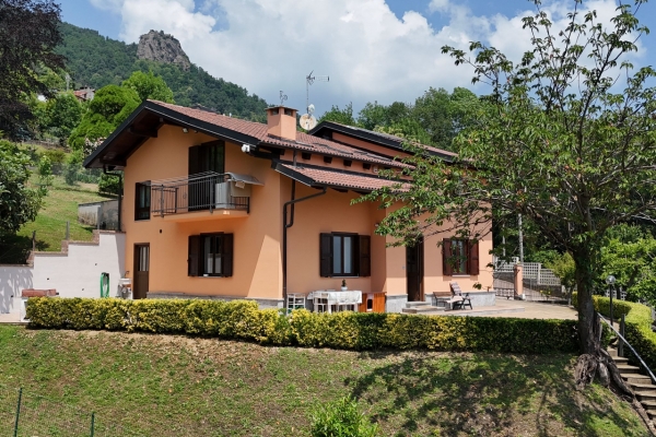 https://www.vincimmobili.it/images/com_adsmanager/contents/roletto-vf02_1106_1_m.jpg