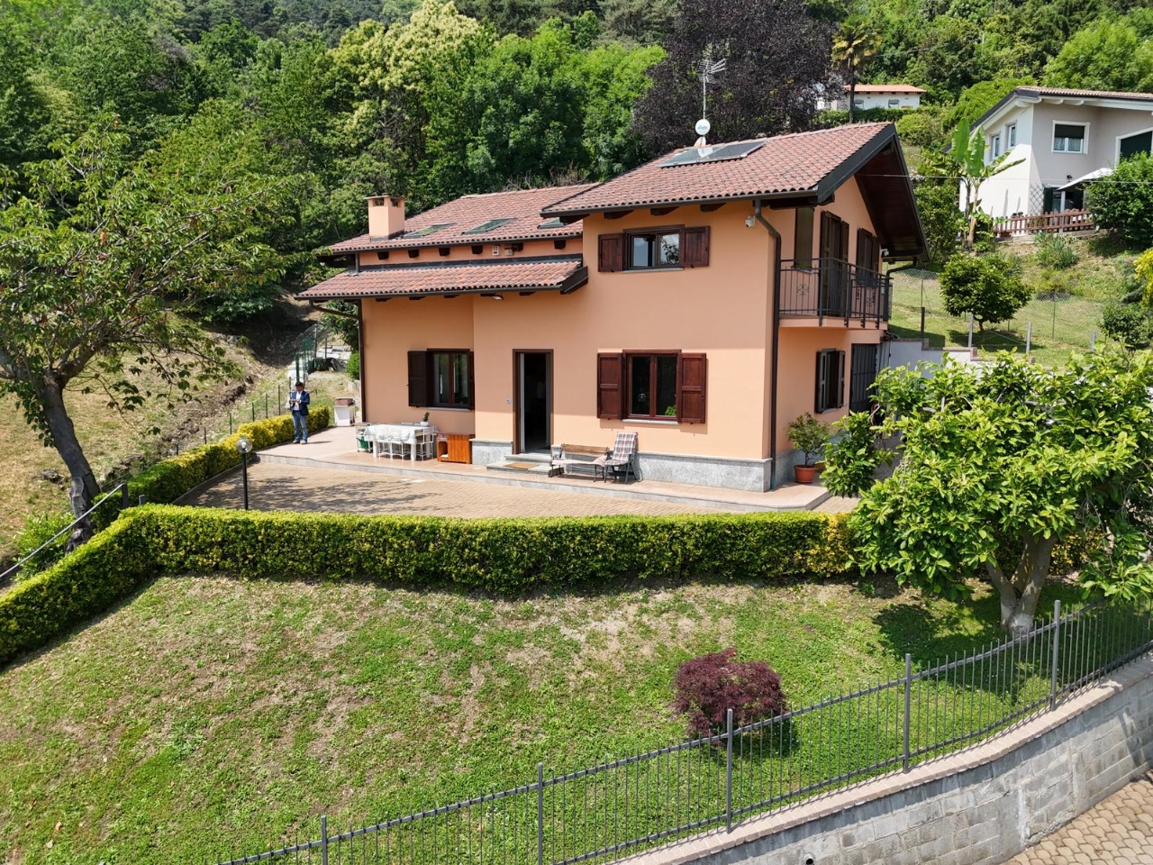 https://www.vincimmobili.it/images/com_adsmanager/contents/roletto-vf02_1106_2_m.jpg